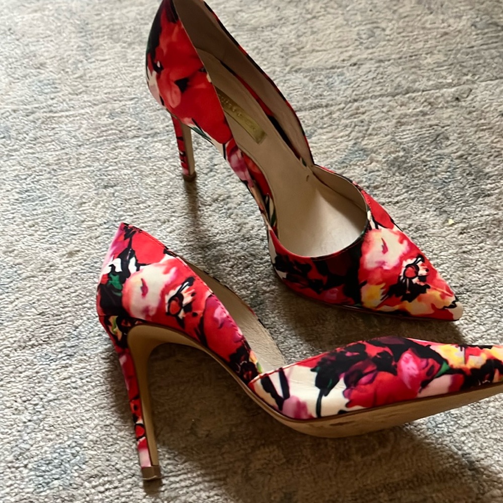Louise et Cie floral pumps size 5.5
